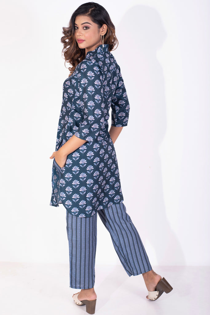 Geometrical Printed Collared Bluish Grey Kurta Set