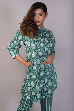 Load image into Gallery viewer, Green Floral Jaal Cotton Satin Coord Set