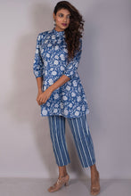 Load image into Gallery viewer, Blue Floral Jaal Cotton Satin Coord Set