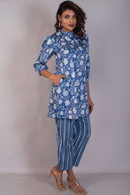 Load image into Gallery viewer, Blue Floral Jaal Cotton Satin Coord Set